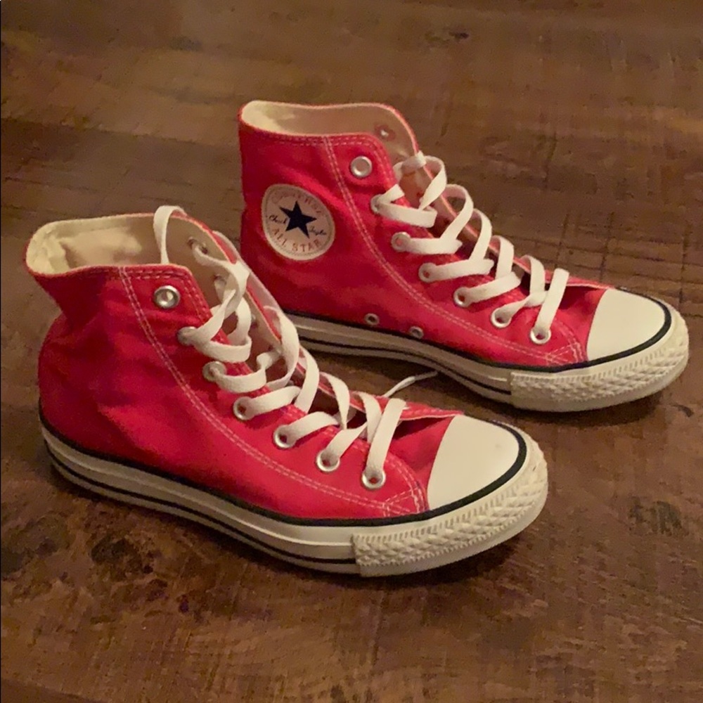 Red Converse high top r women’s shoe size 7